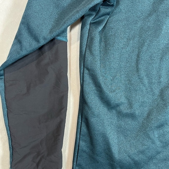 Mountain Hardwear Size Medium Half Zip Tactical Outdoors Sweater C21 - Picture 3 of 9